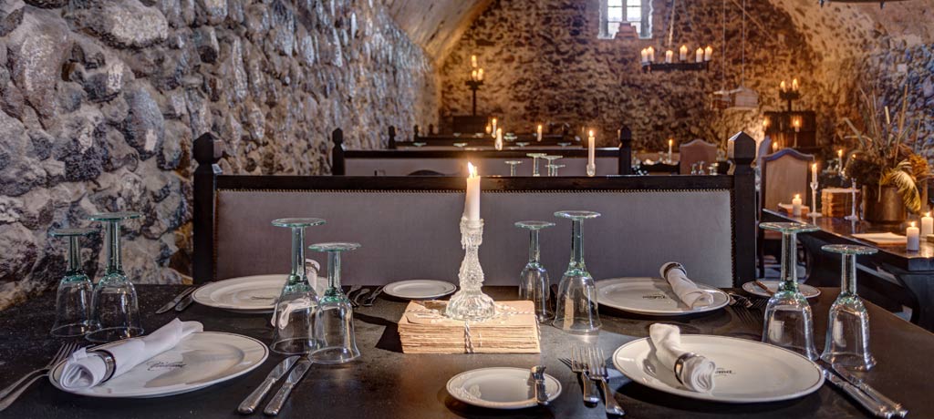 alati restaurant inside a 400 year old cave