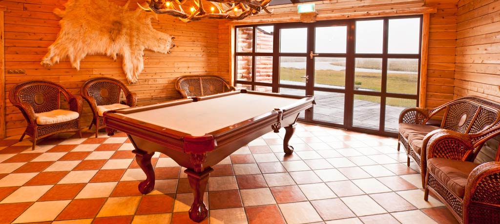 billiard room