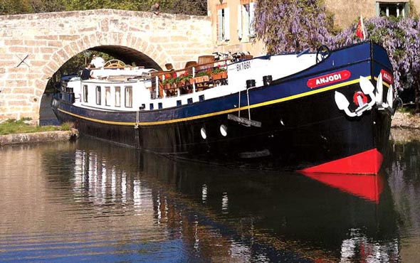 luxury barge cruises uk